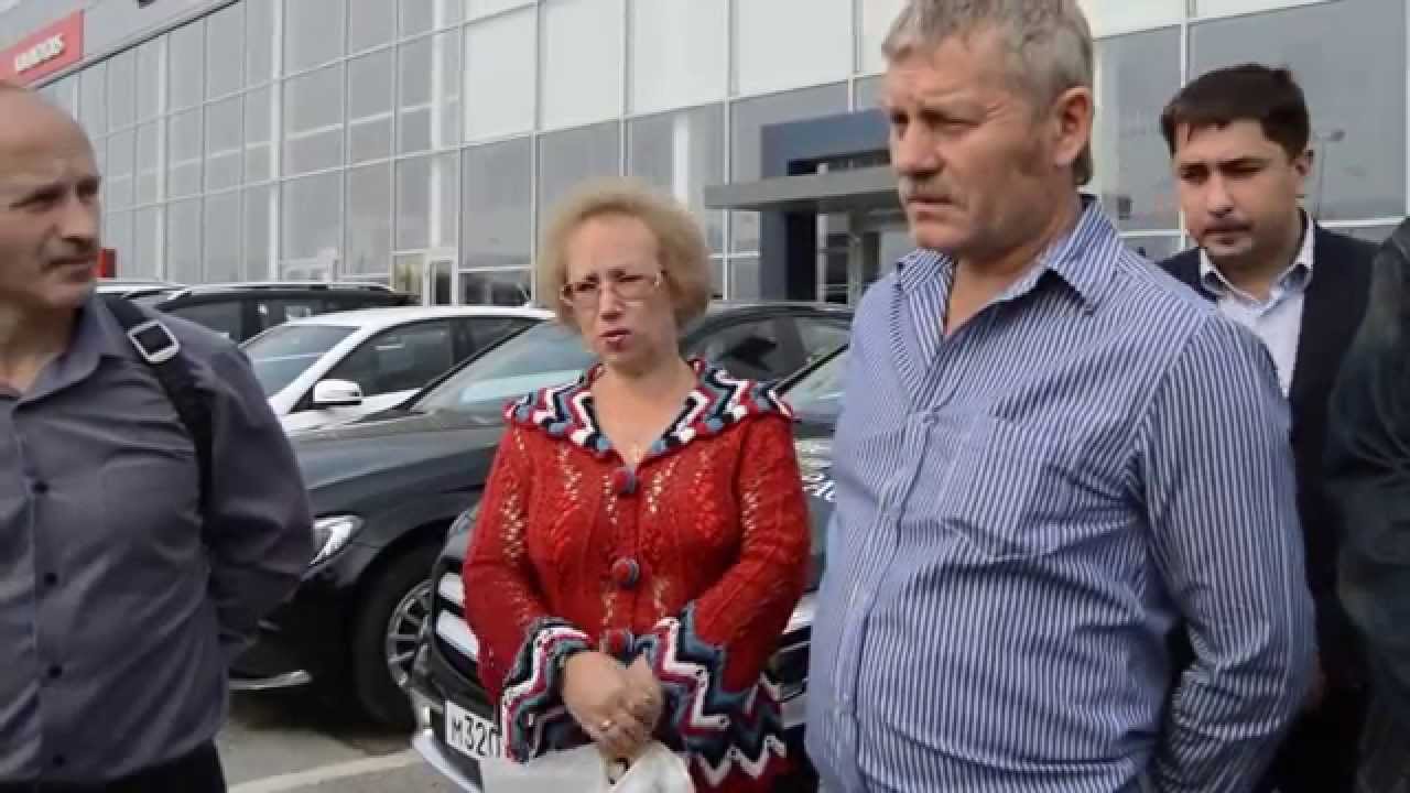 Обманутые покупатели КИА в Липецке штурмовали дилерский центр - YouTube