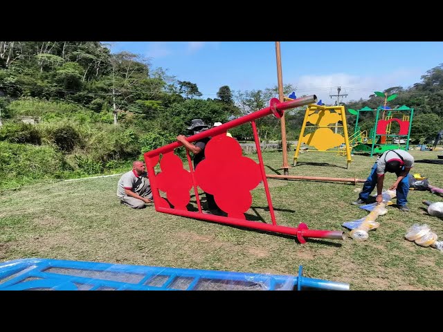 Bairro Posse ganha praça com academia ao ar livre e brinquedos