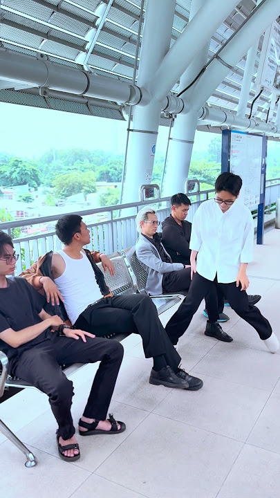 He Pushed Someone Out… Then Got Taught a Lesson [IAMBEN] #beneagle #respect #viral #publictransport