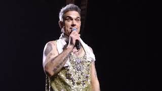 ROBBIE WILLIAMS - (welcomes lady back from the toilet) - Royal Arena, Copenhagen [Feb 27, 2023]