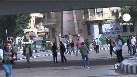 Egypt: Rival groups clash in Cairo
