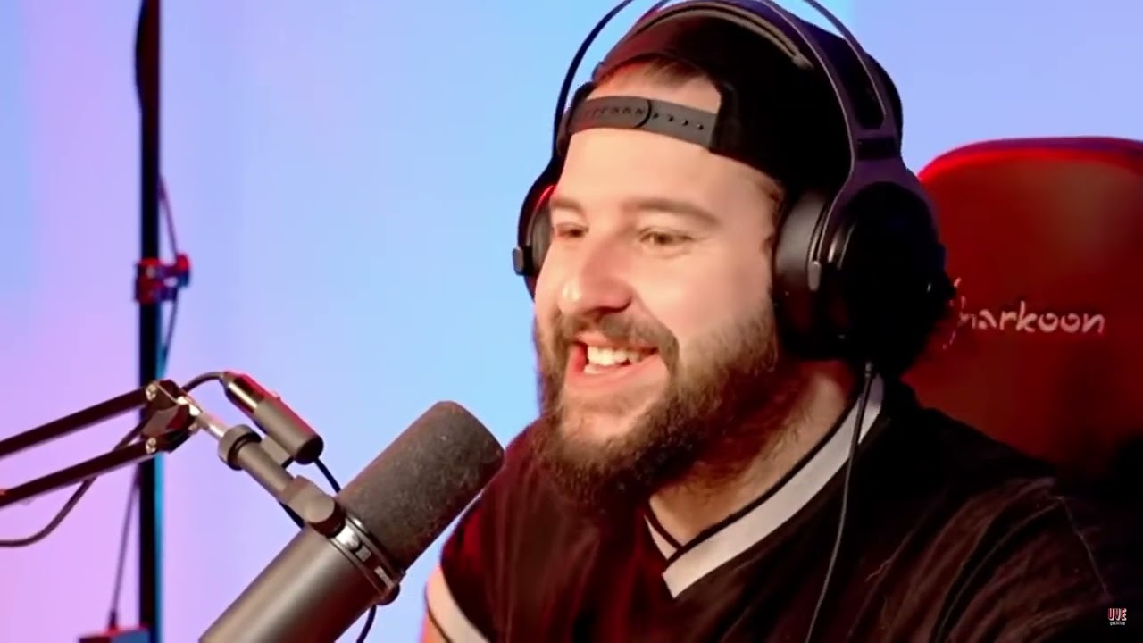 Yo reaccion a uve titulado Compramos OTRO CLON en la Dark Web TIMMY Y MANUEL acaba mal y elijeelpeor