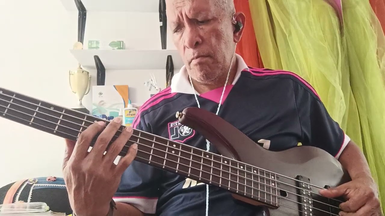 AGRADECIDO CON DIOS:COVER BASS--DAVID EL CHICHE TORRES JIMENEZ  DIOS LES BENDIGA