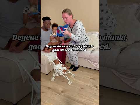 Papa gaat op pad om een kind te redden dat verdwaald is in het bos!❤️😍