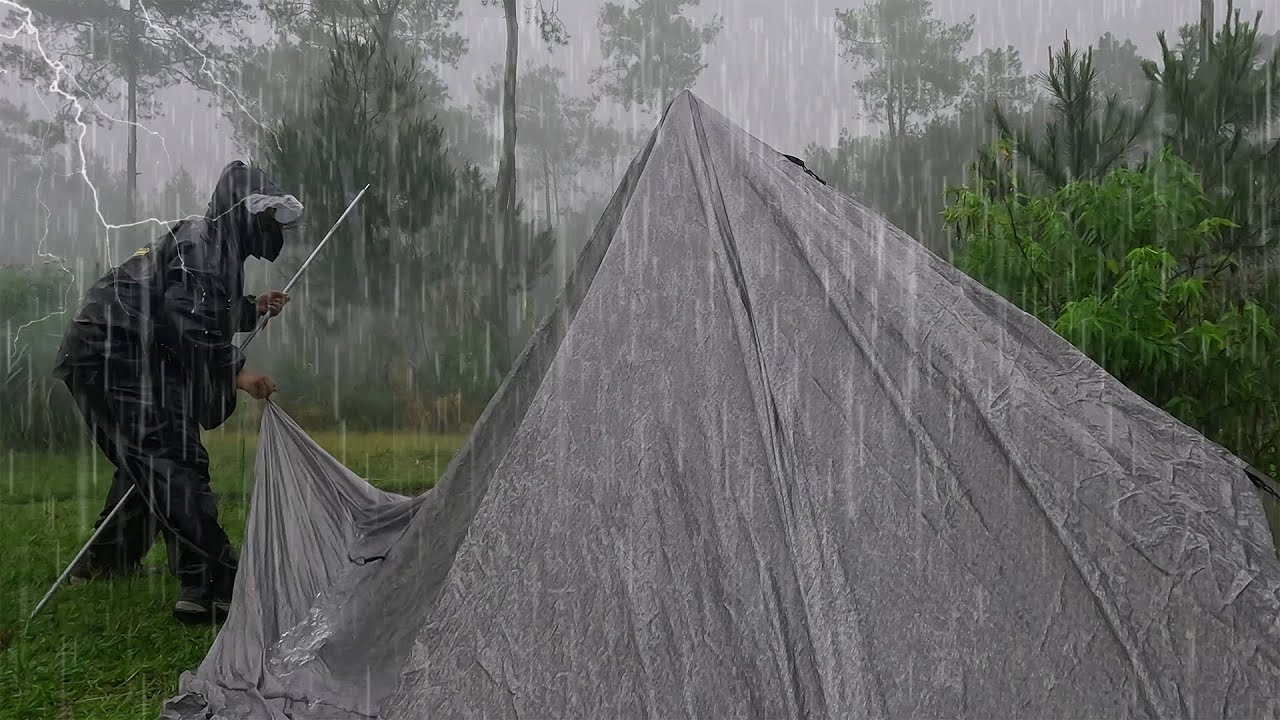 AMAZING HEAVY RAIN! SOLO CAMPING IN HEAVY RAIN AND THUNDER - RELAXING ...