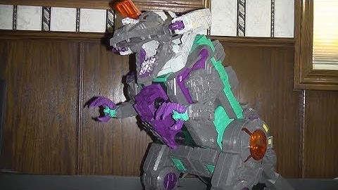 TRANSFORMERS GENERATIONS TITANS RETURN TRYPTICON VIDEO TOY RERVIEW