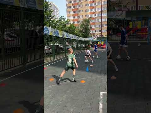 Отработка дриблинга с пассивным сопротивлением / тгк:Bentwotraining #football #футбол #тренировка