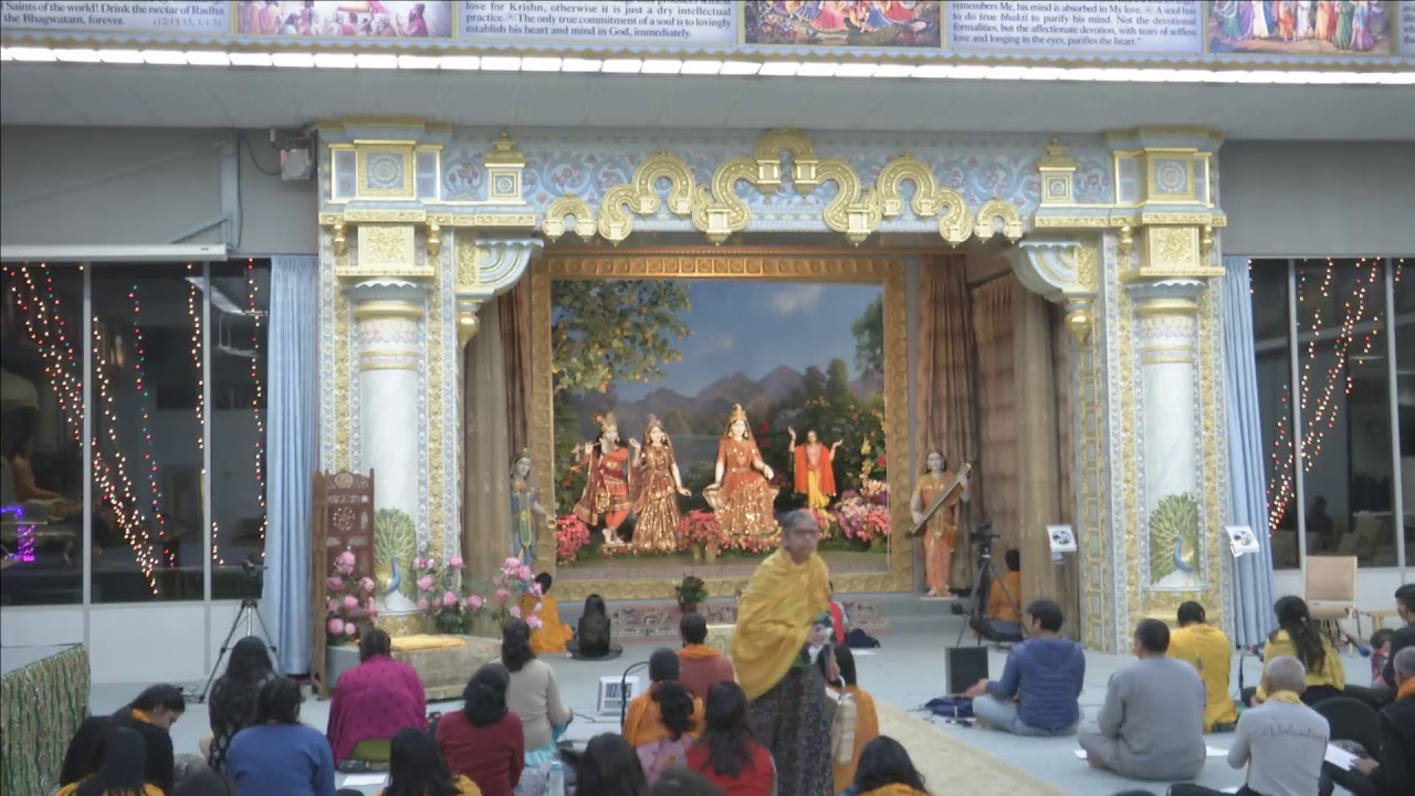 Kirtan from Radha Madhav Dham - 12/26/2017 - Sudama - Chakar Kunj Viharini Ke Hum