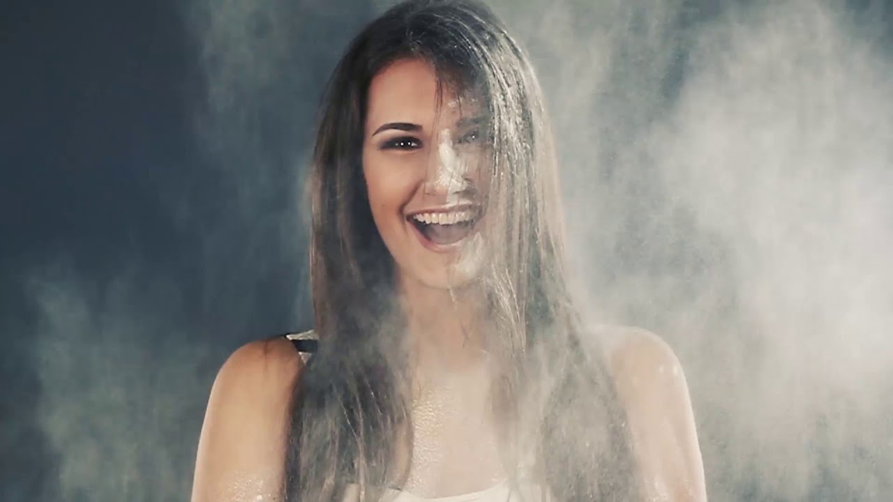 ПОДТАНЦОВКА С БРОСКАМИ БЕЛОГО ПЫЛИ И ЗАМЕДЛЕНИЕ В КЛИП - YouTube