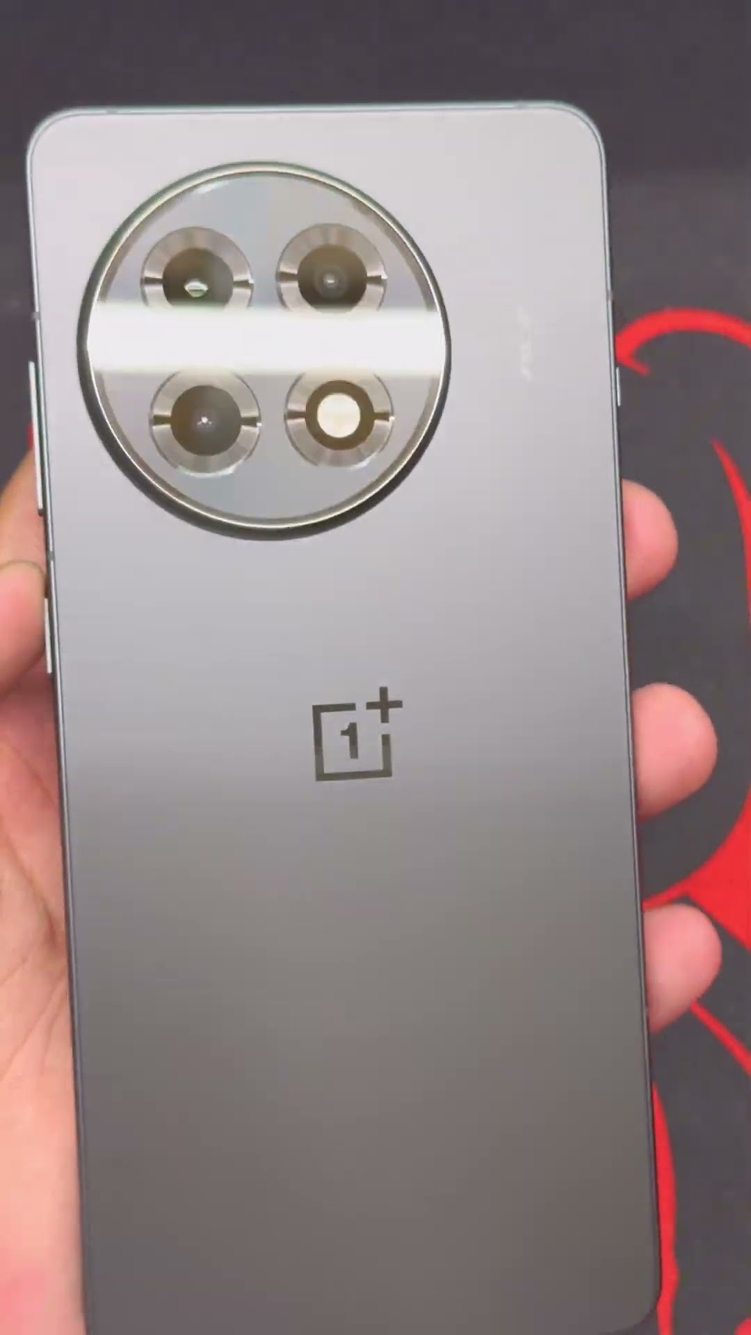 Unboxing the unreleased OnePlus Ace5 in advance, let's take a look at its appearance first~ OnePlus