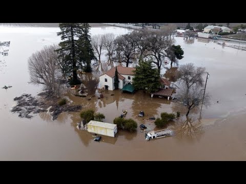 شاهد: غرق عدد من البلدات في كاليفورنيا الأمريكية بسبب العواصف