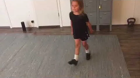 Irish dance treble jig Maddie 4 years old