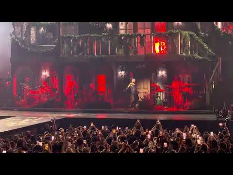 Ariana Grande-Petal( Live From The Eternal Sunshine Tour London N3)