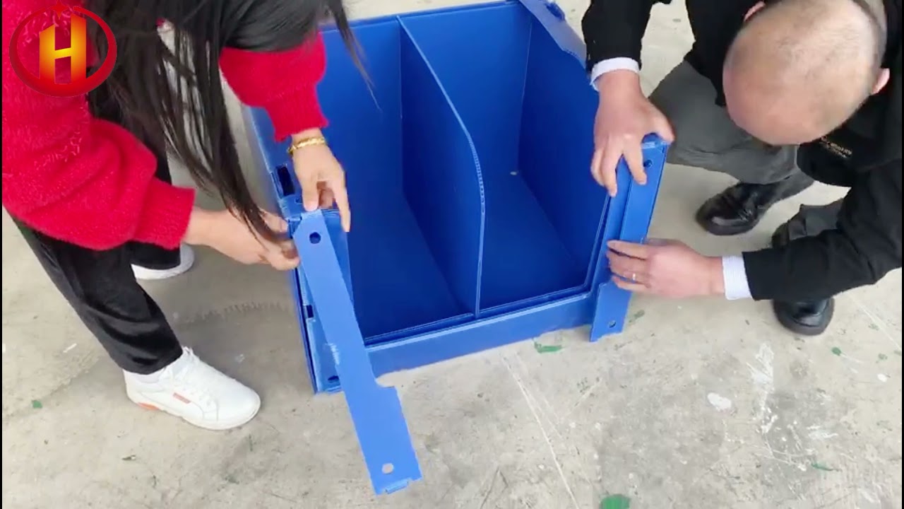Correx pick bin with dividers, plastic picking bin