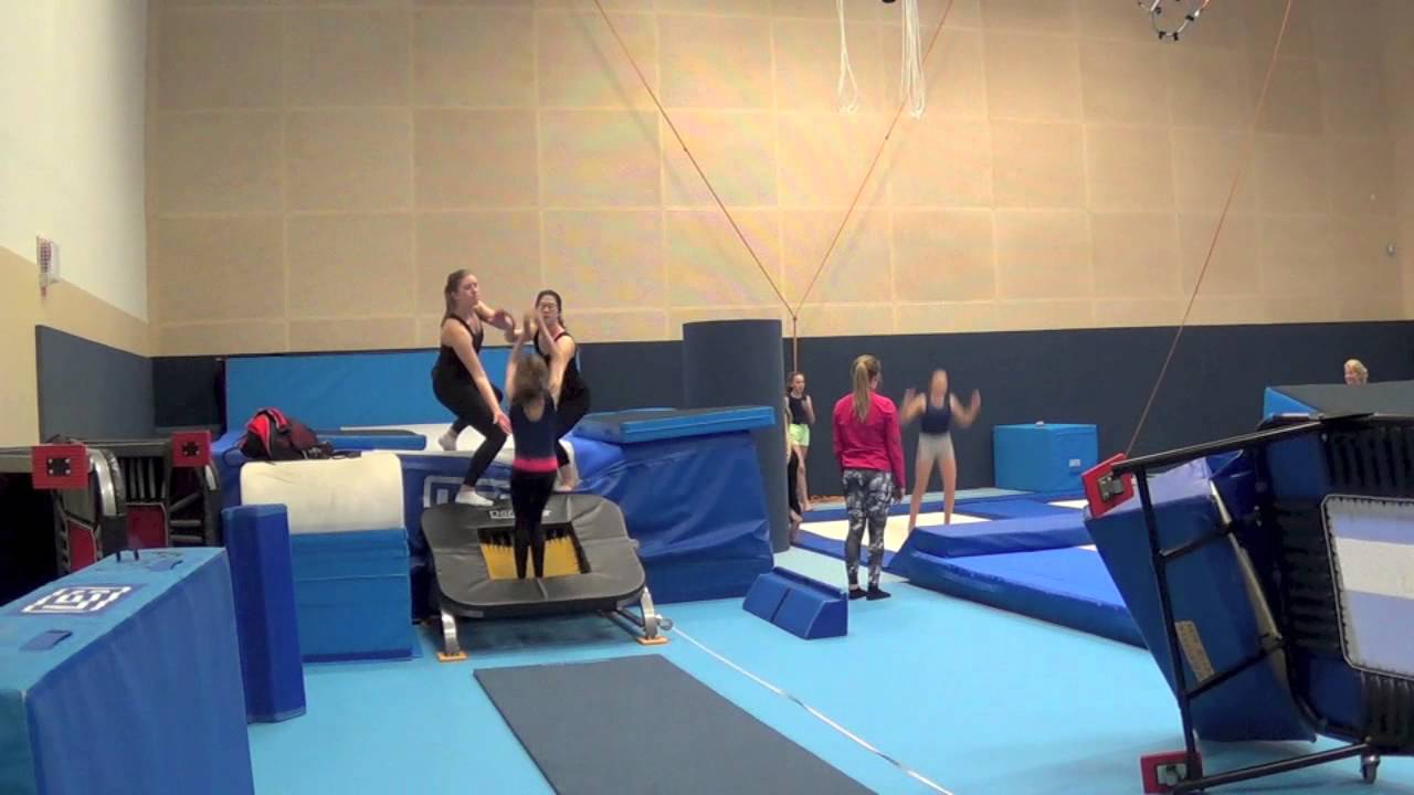 Träning Lindåshallen 2014 04 21 - YouTube