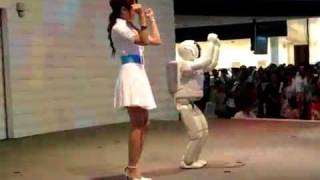 Asimo Dancing in Motor Show 2008