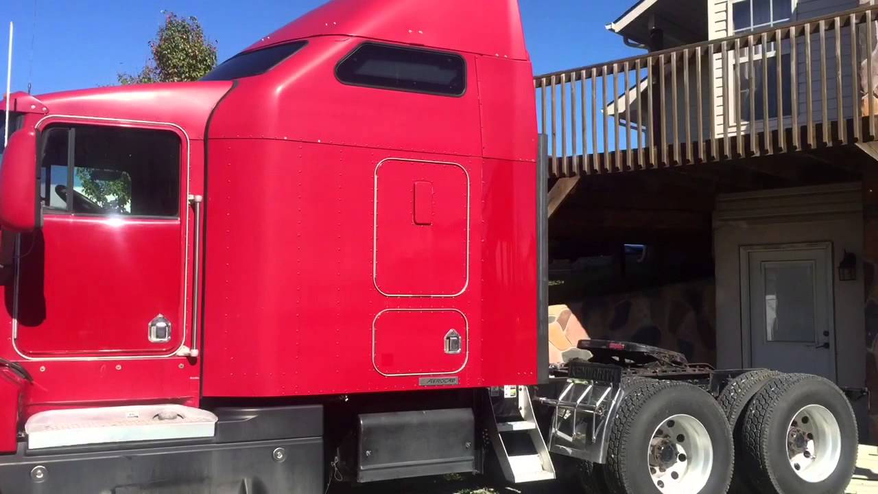 2002 Kenworth T600 semi truck Genoe's