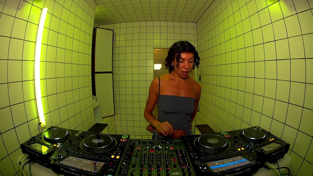 Mary Lake | HÖR - Sep 12 / 2023