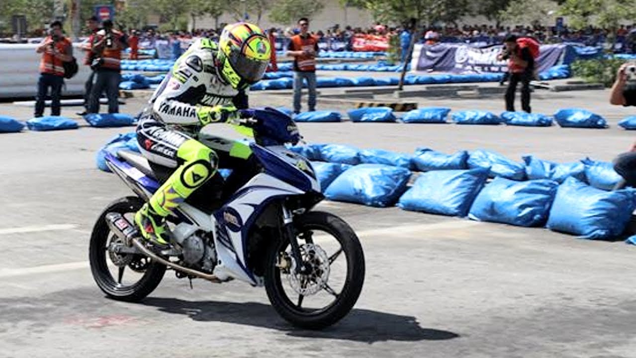 Valentino Rossi Race A Moped 135LC Sniper MX In Yamaha GP
