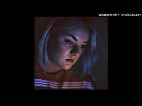 Grace Davies - i met a boy online