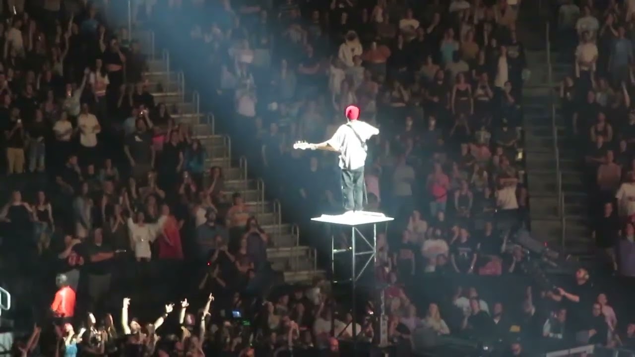Stressed Out Live at Little Caesar’s Arena in Detroit 2022 full song. Twenty one Pilots
