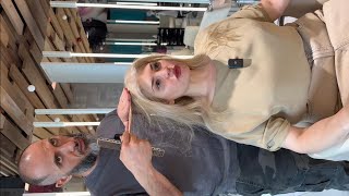 🚨 Be cautious when using high-lift hair colors from over-the-shelf products.