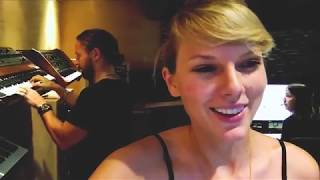 Taylor Swift NOW: The Making Of A Song (King of my Heart) Resimi