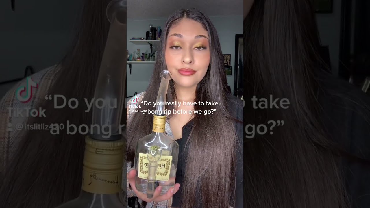 Chill up with the best water bong in the business! 💦⚗️🔥🌿💨💨