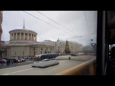 Video: So Finden Sie Den Fahrplan Der Hop-on-Hop-off-Busse In St. Petersburg Heraus