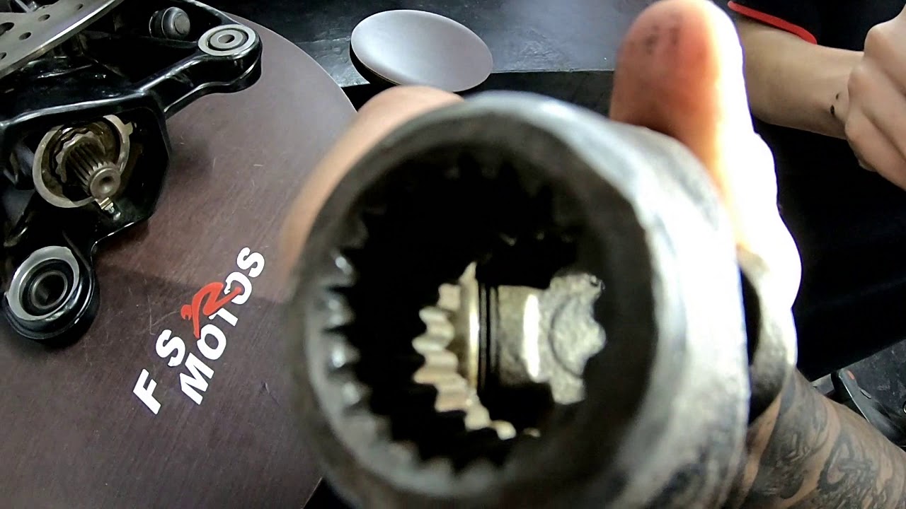 REVISÃO EIXO CARDAN  BMW R1200GS LC ANO 2014 KM 59.934 - SOLUÇÃO - DRENO- PINTURA EIXO