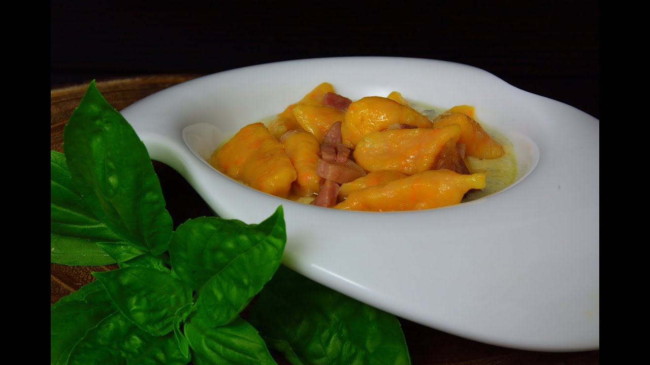 Gnocchetti di zucca e patate su fonduta di gorgonzola DOP - Happy ...