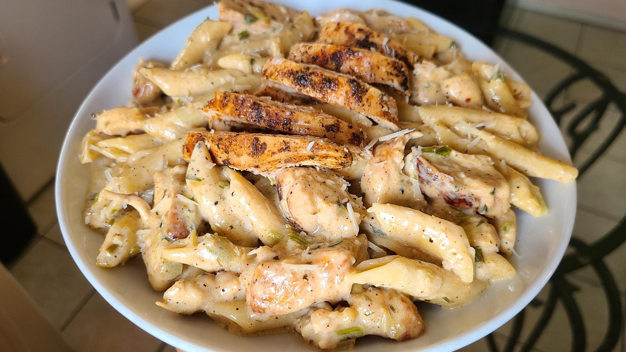 Blackened chicken breasts penne pasta and Alfredo sauce - YouTube