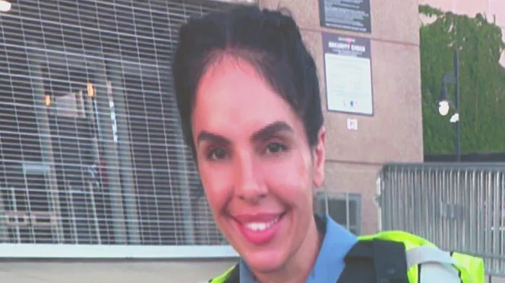 Family of slain Chicago police officer claims partner 'left her to die'