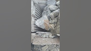 "Big Rock Crusher Machine: A Giant in Action"#StoneCrushing#IndustrialMachinery#EngineeringMarvel