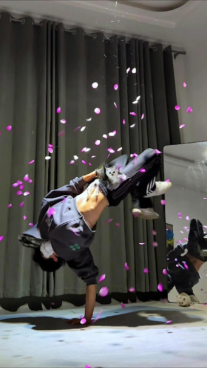 [Breaking] Check Out the Tiny Waist – aKang #breaking