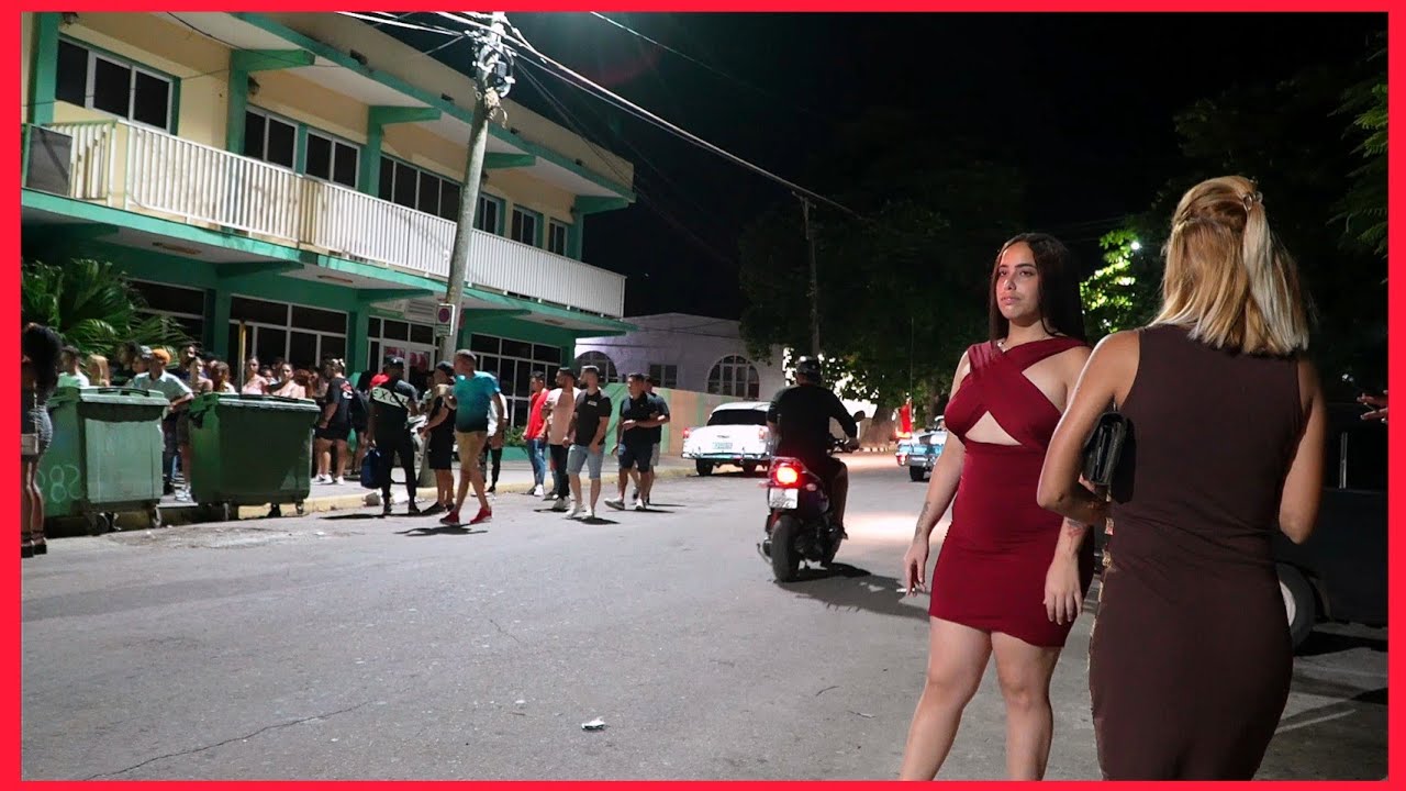 varadero de noche Vi el OFICIO más antiguo de la humanidad  delante de mi varadero me decepcionó