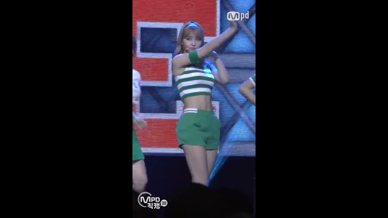 [MPD직캠] 트와이스 모모 직캠 Cheer Up TWICE MOMO Fancam @엠카운트다운_160526