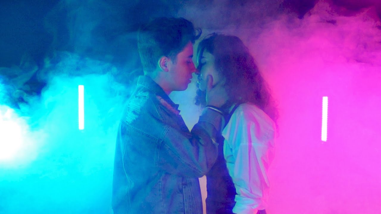 Sebastián Urdiales & Sarah Silva - Junto A Ti