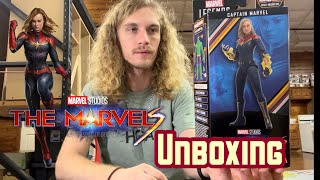 Captain Marvel marvel legends UNBOXING // The Marvels // Carol Danvers