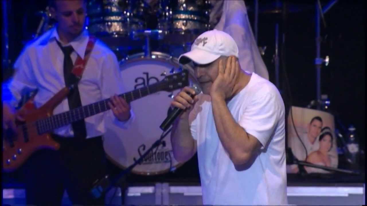 עופר לוי בקיסריה  -  מחרוזת מאוהב בגשם