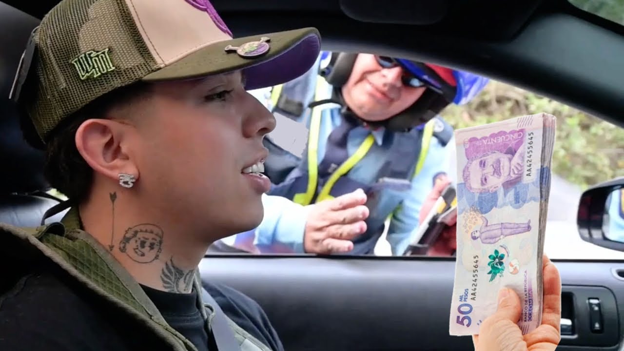 ¡Westcol lo para un agente de tránsito y todo queda grabado!