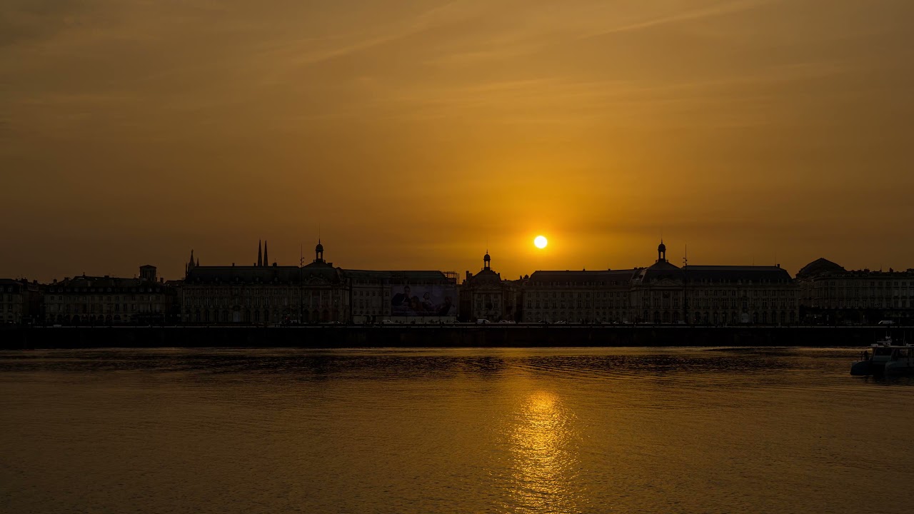 Coucher de soleil sur Bordeaux et sa place de la Bourse YouTube — free download
