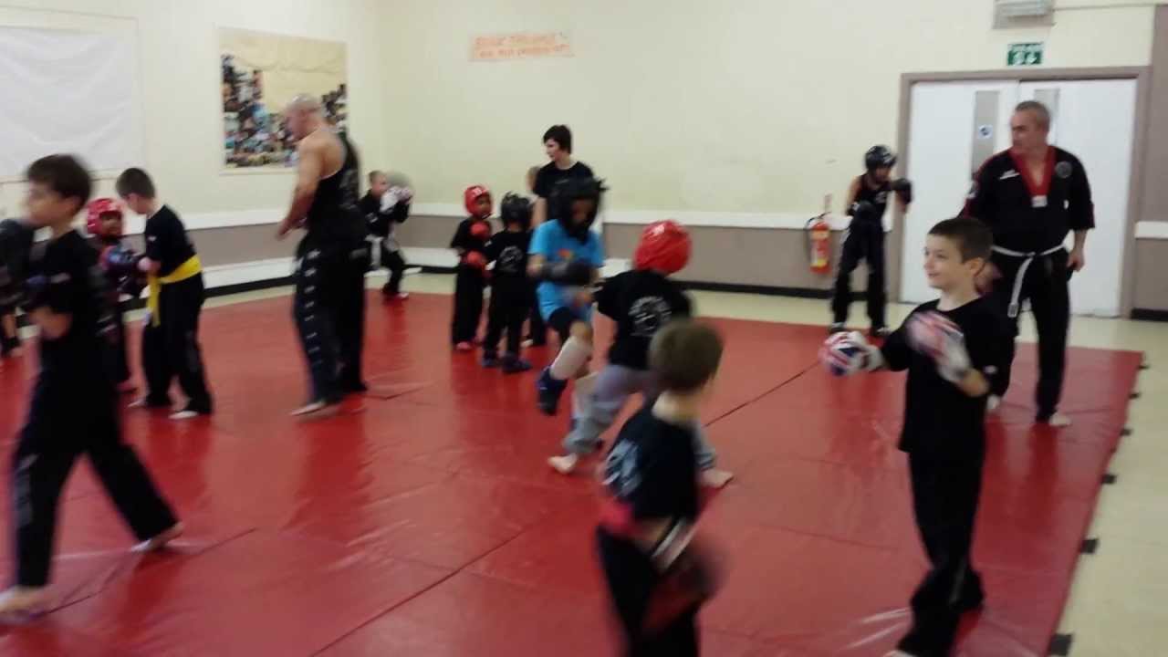 Kids Kickboxing Sparring at Pitbull MMA Bedworth Heath - YouTube