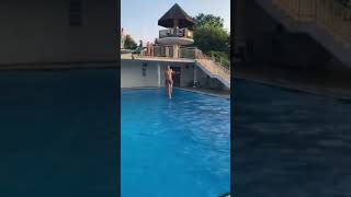 Kr en skok v bazen (Lame jump in the pool) Terme 3000