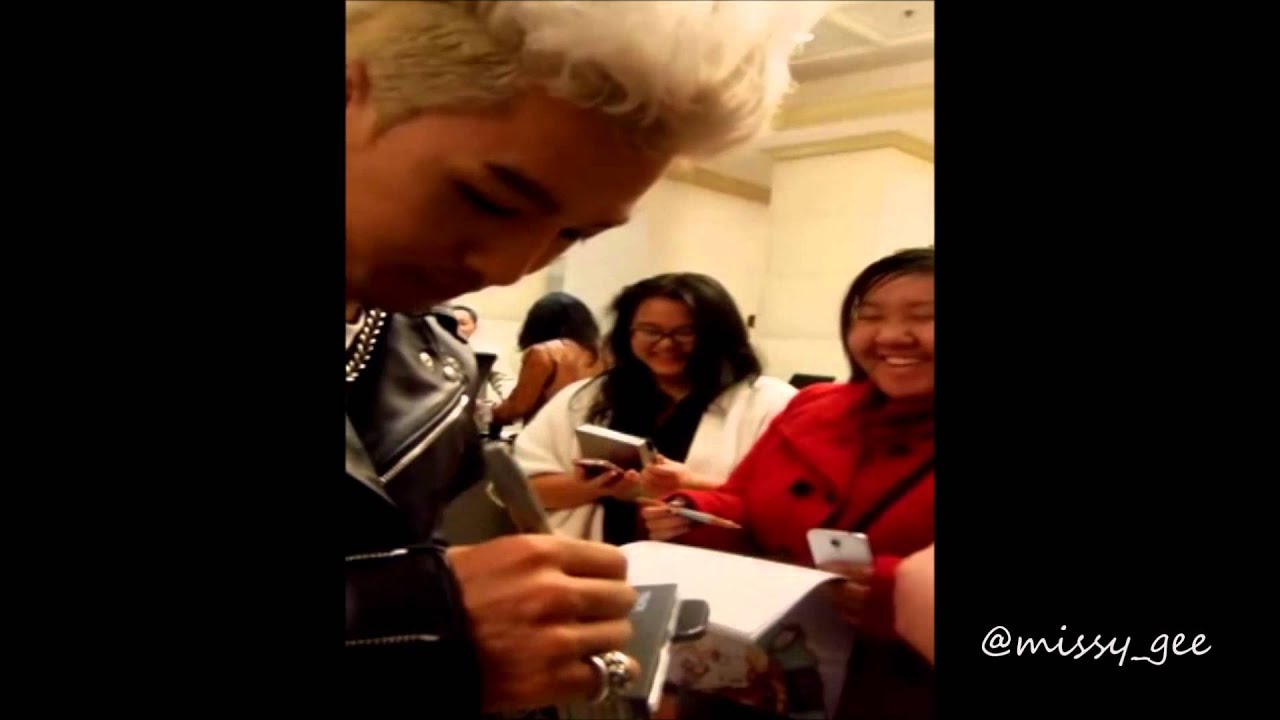 [131126] Taeyang signing autographs @ MTV IGGY Music Experiment in SF