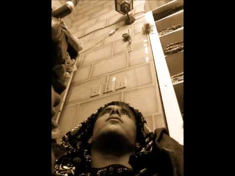 بتمنى عمري يطول جنبك