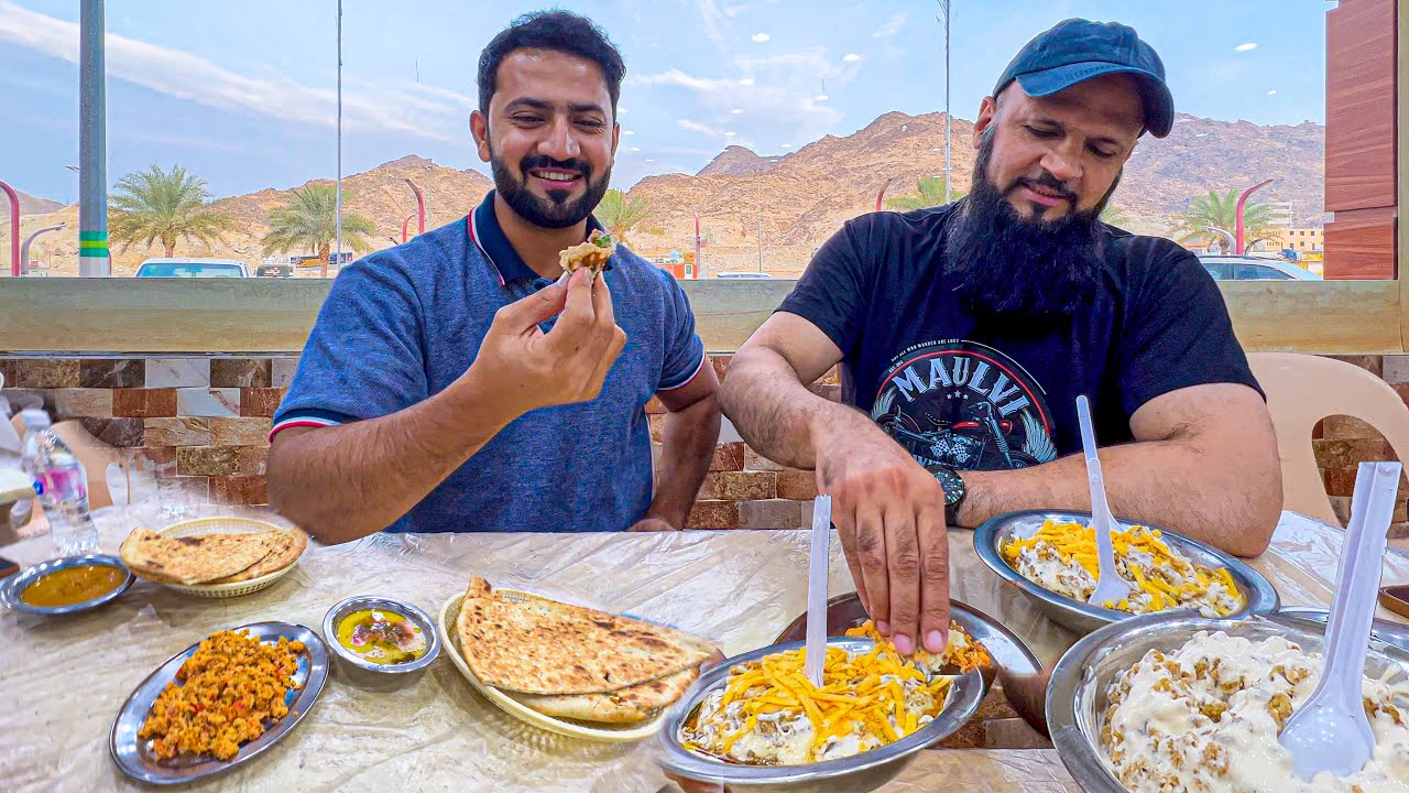 ⁣ARAB Traditional BreakFast & Chit Chat With @Raja Zia ul Haq Bhai From @Youth Club in MAKKAH Sau