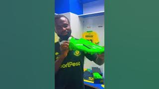 #Morrison Apewa na Zawadi ya Kiatu👌 #yangabingwa #bm3 #sports #shorts #mayele