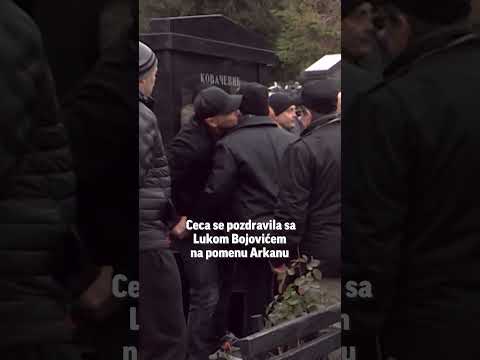 🔴 Ceca se pozdravila sa Lukom Bojovićem na pomenu Arkanu! 😱 Evo kako je izgledalo!