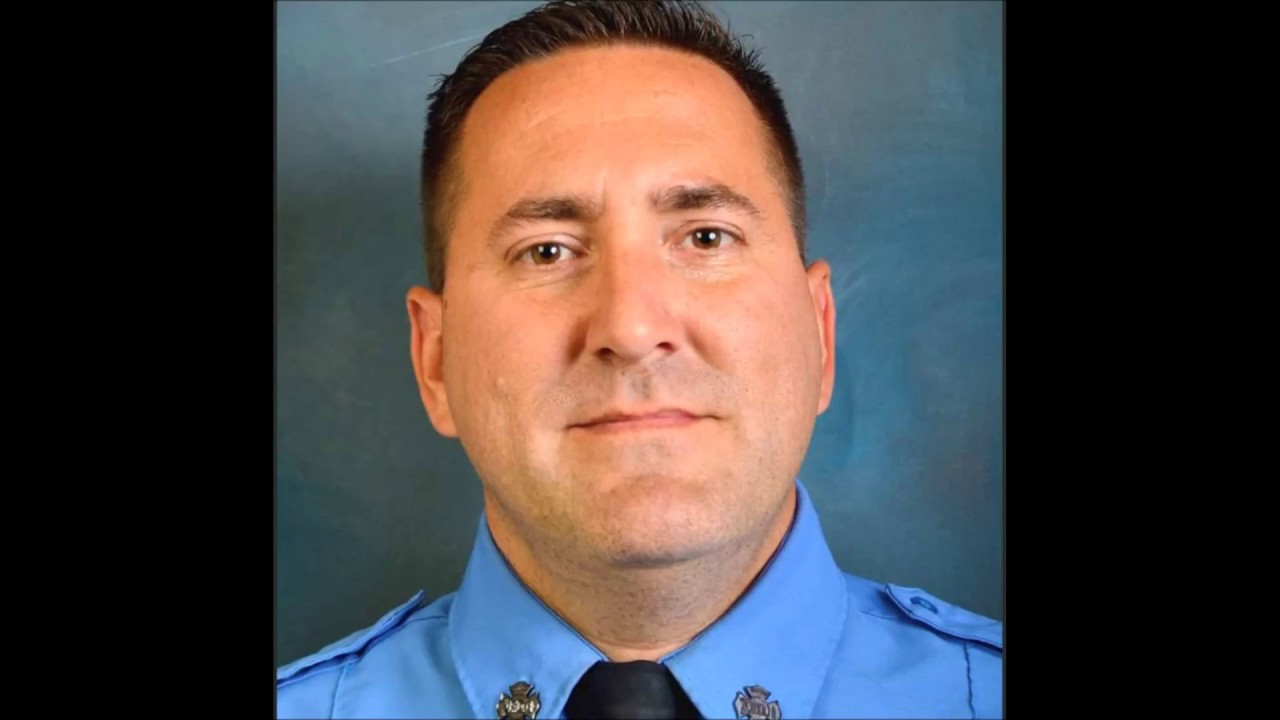 FDNY TRANSMITS THE SIGNAL 5-5-5-5, FOR FIREFIGHTER WILLIAM TOLLEY FROM FDNY TOWER LADDER 135, NYC.